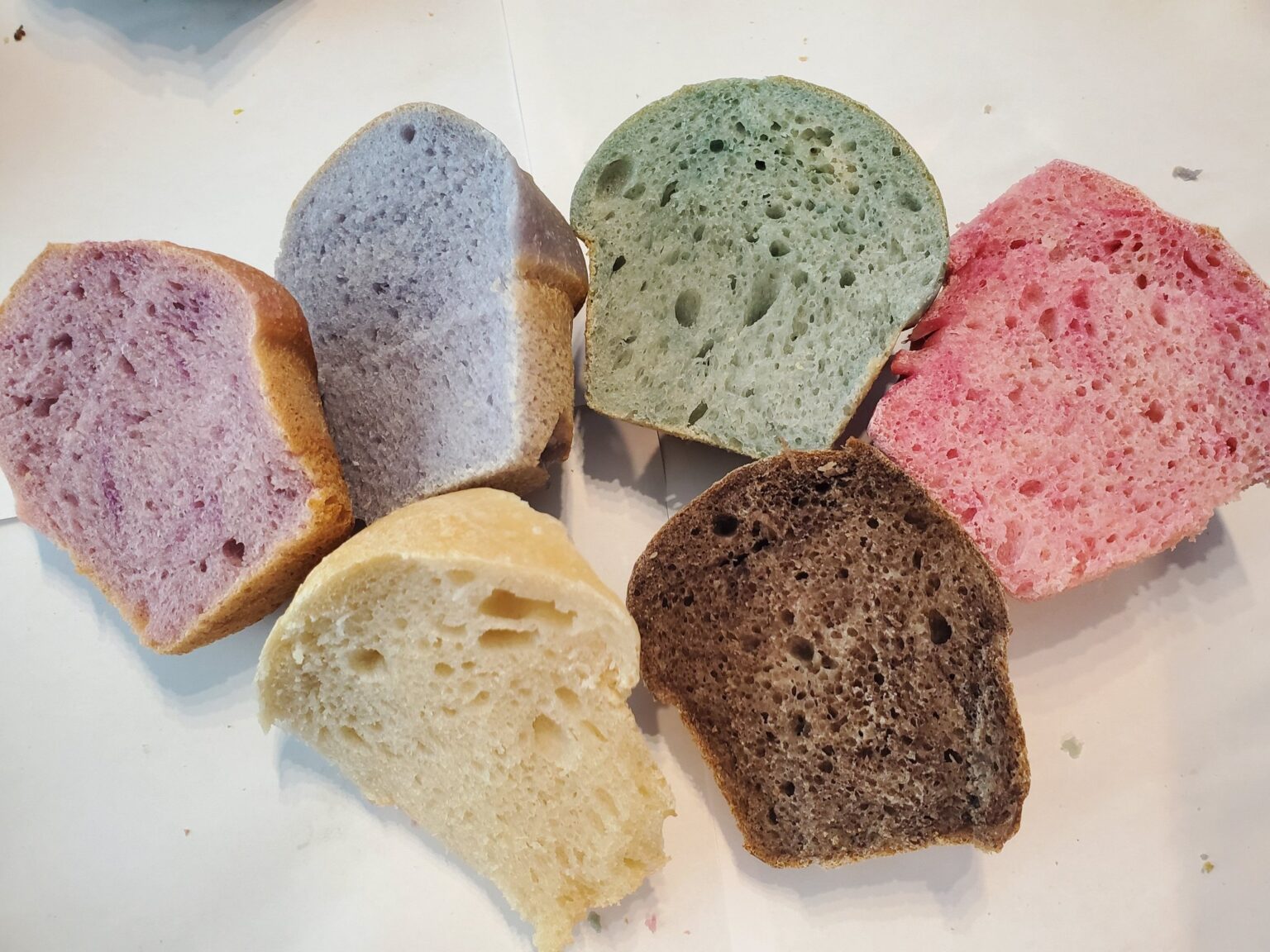 Woman dyed her sourdough 12 different natural colors—one tasted like a ...