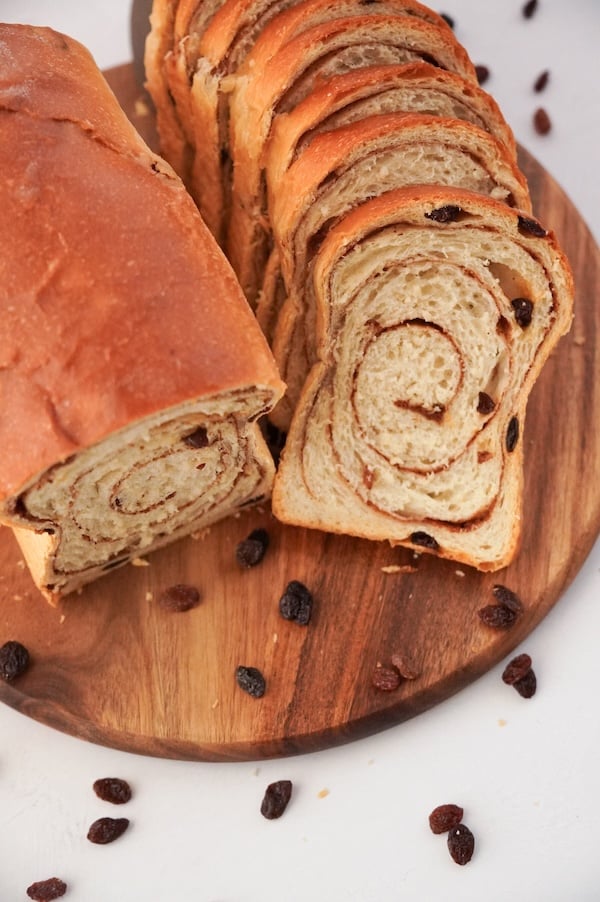 cinnamon swirl sourdough sandwich bread 11