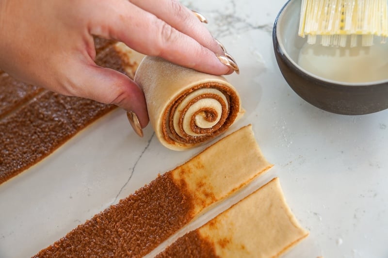 shaping - rolling up over cream edge