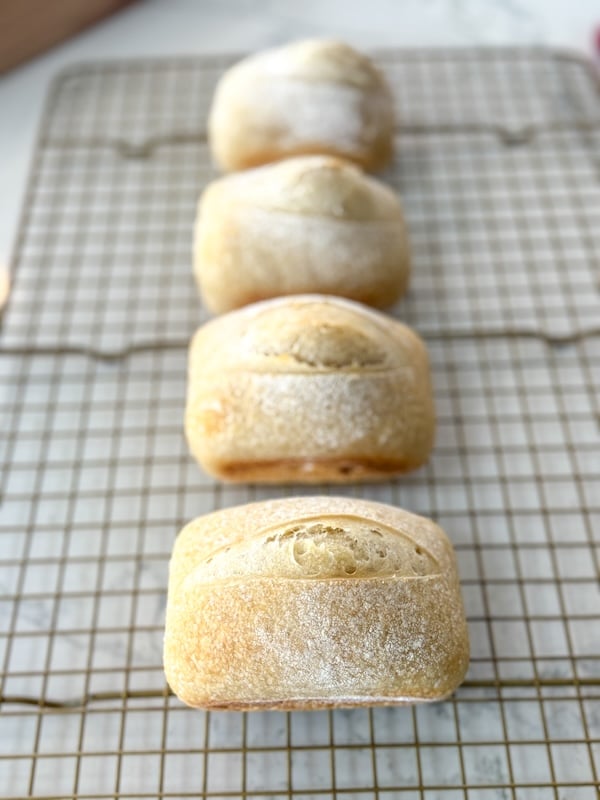 4 mini garlic loaves