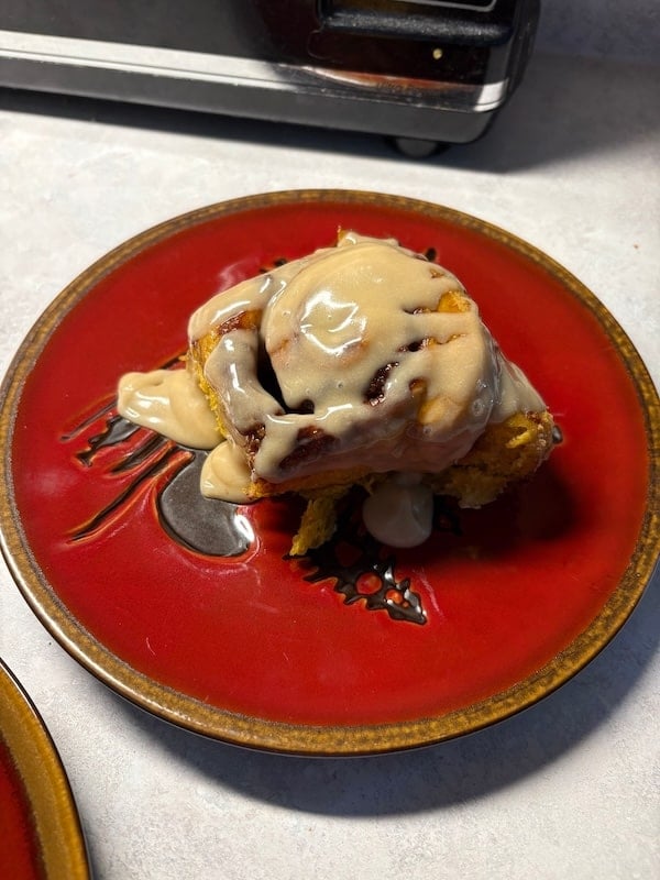 recipe tester pumpkin cinnamon rolls 3-min
