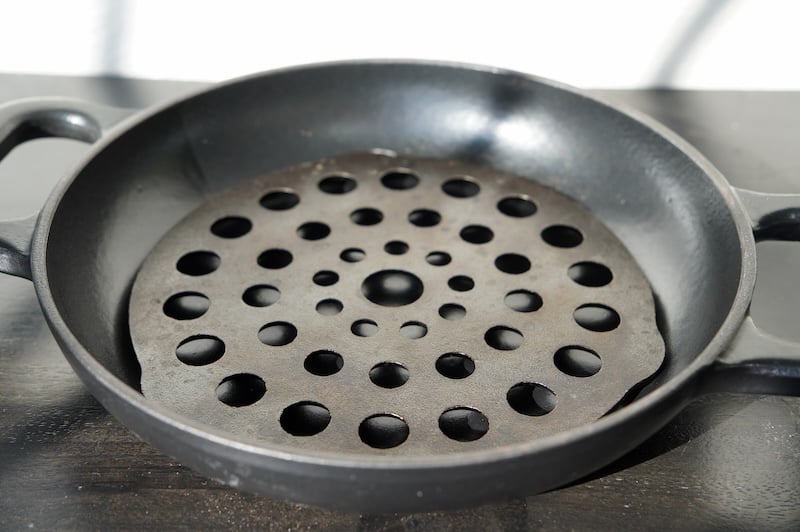 trivet in dutch oven base