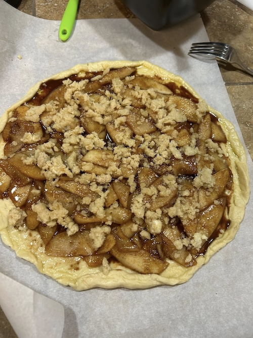 apple pie dessert pizza