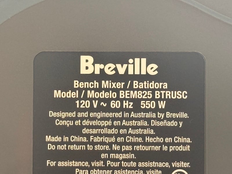breville label underneath the mixer with 550W label